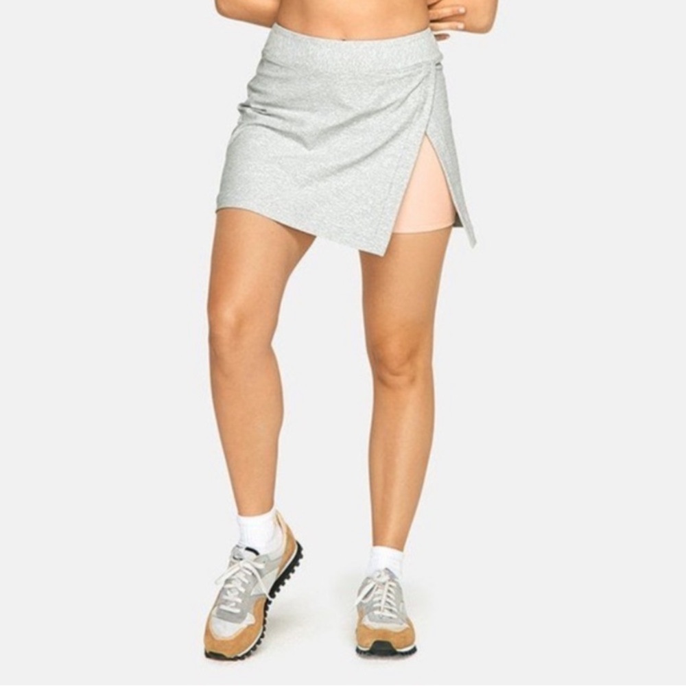 OUTDOOR VOICES gray+pink Court Skort